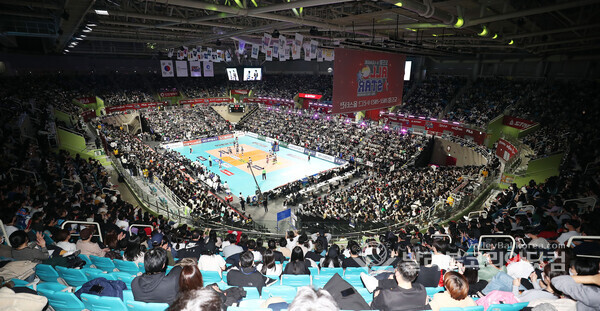지난 2022-2023 V리그 올스타전이 열린 인천 삼산월드체육관 실내전경 모습.